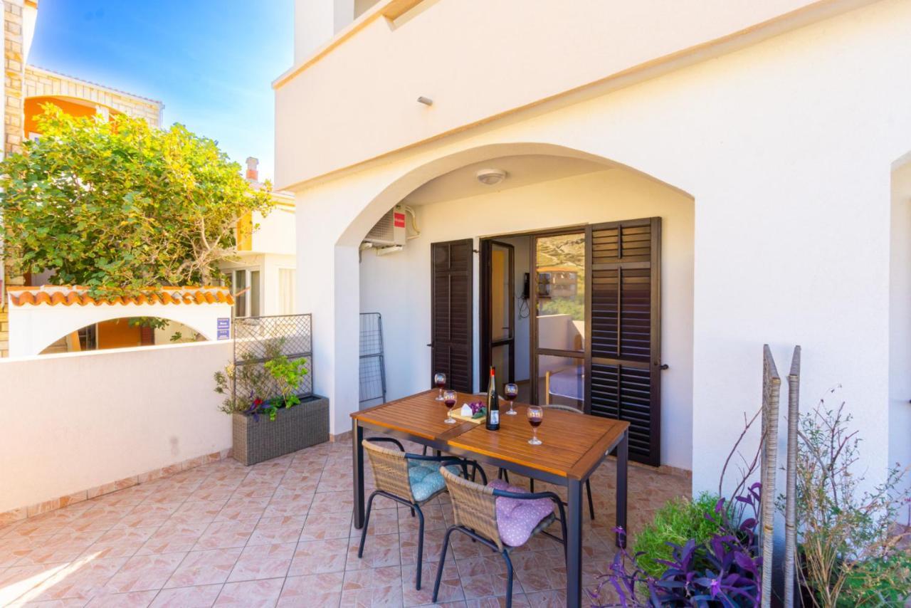 Apartment And Room Bacic Metajna Exterior foto