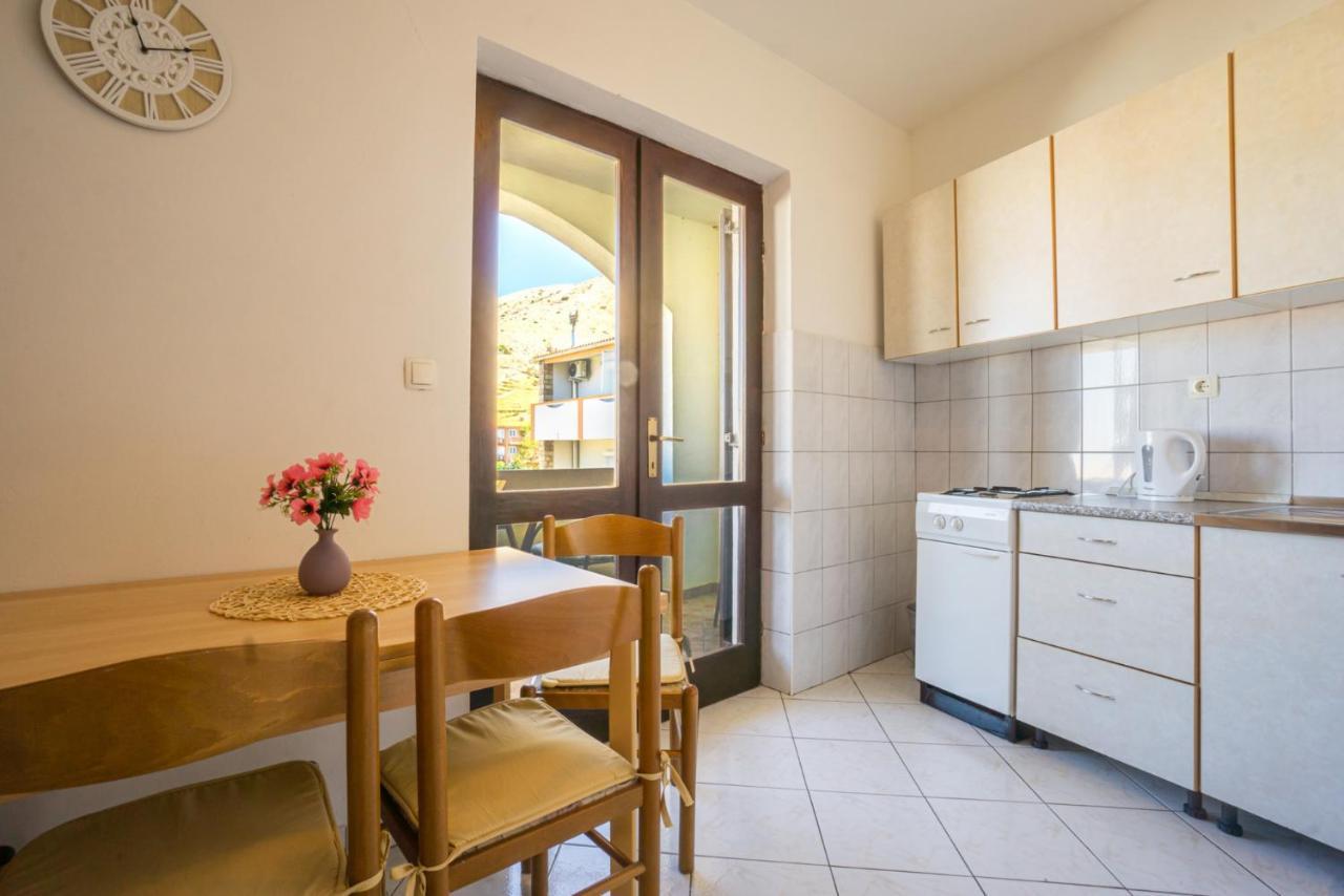 Apartment And Room Bacic Metajna Exterior foto
