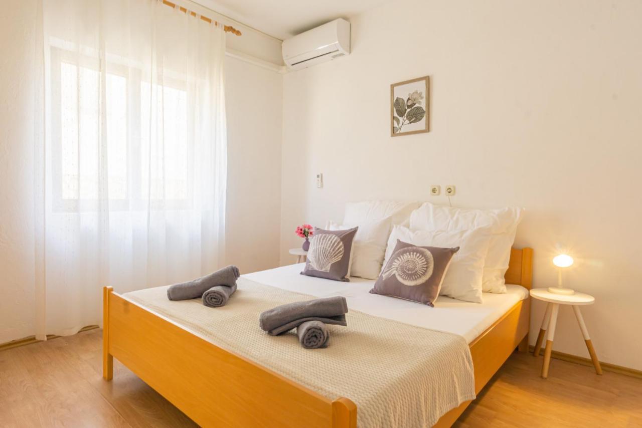 Apartment And Room Bacic Metajna Exterior foto