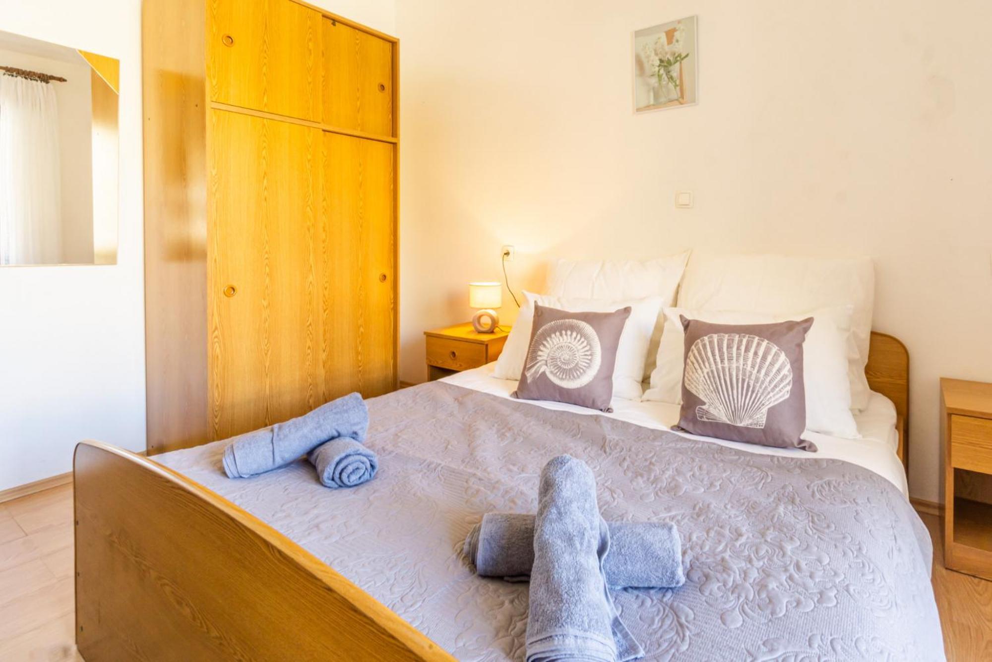 Apartment And Room Bacic Metajna Habitación foto