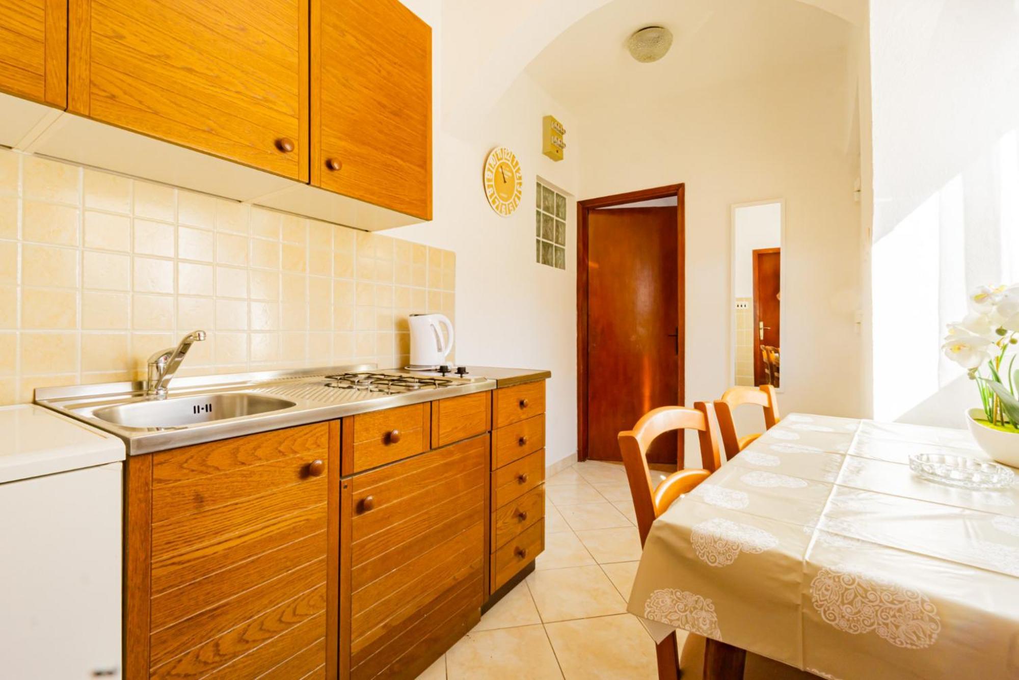Apartment And Room Bacic Metajna Habitación foto